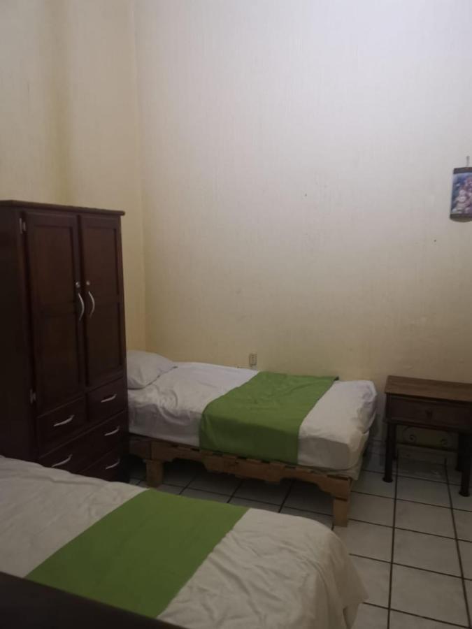 Hostal グアダラハラ エクステリア 写真