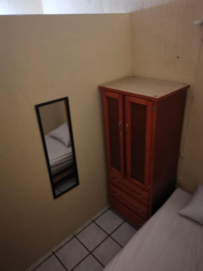 Hostal グアダラハラ エクステリア 写真