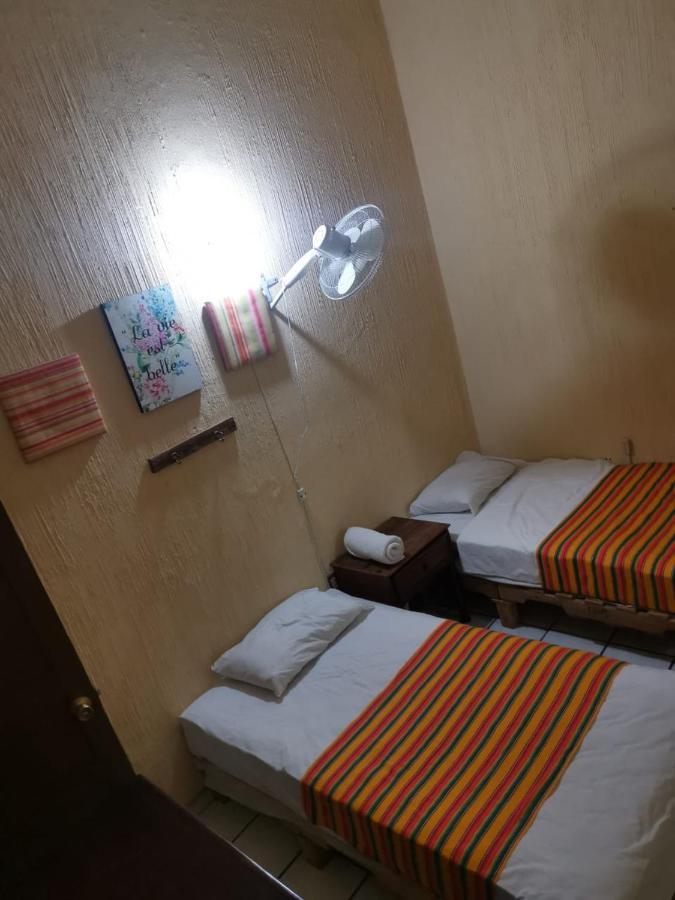 Hostal グアダラハラ エクステリア 写真